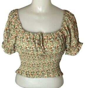Better Together Smocked Floral Cropped Top Scoop Neck Short Sleeve Size Small
